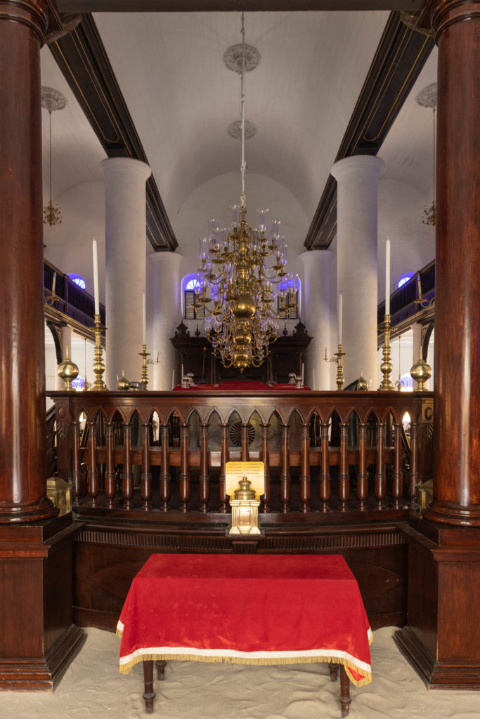Entrance to the Mikvé-Israel-Emmanuel Synagogue - est 1732