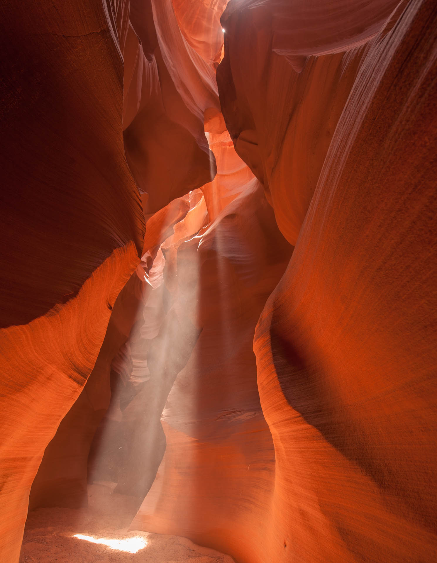 Light rays in Secret Canyon, Page