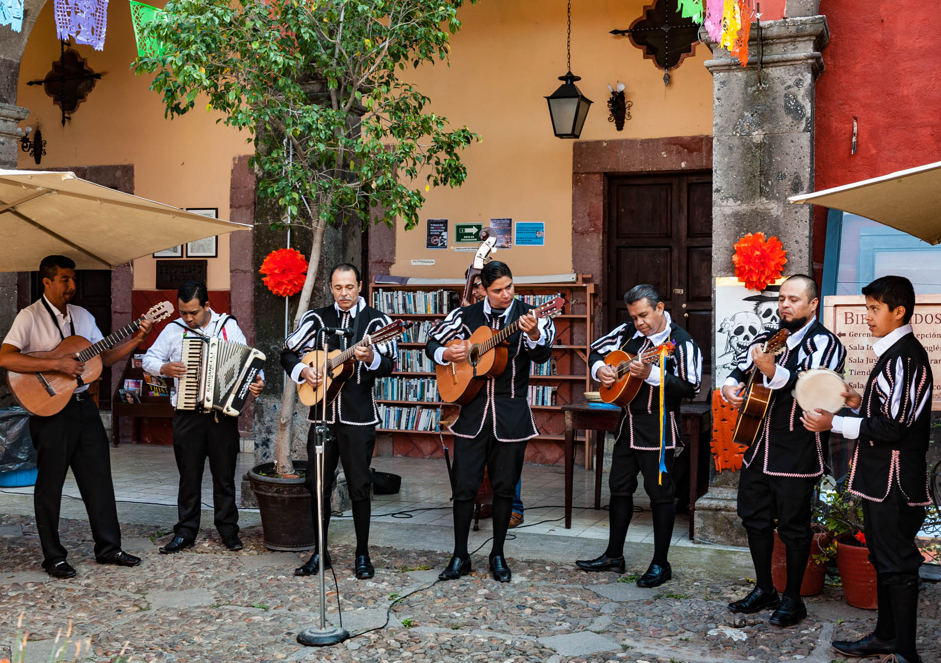 San Miguel musicians