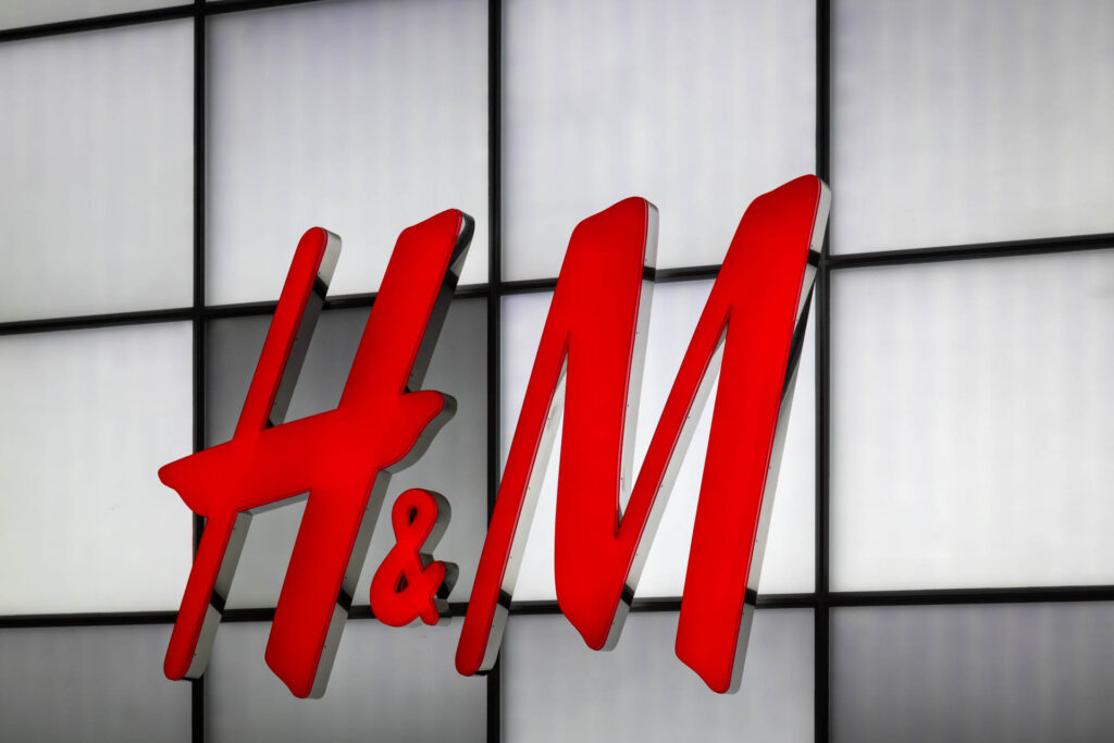 H&amp;M logo - Eaton Centre