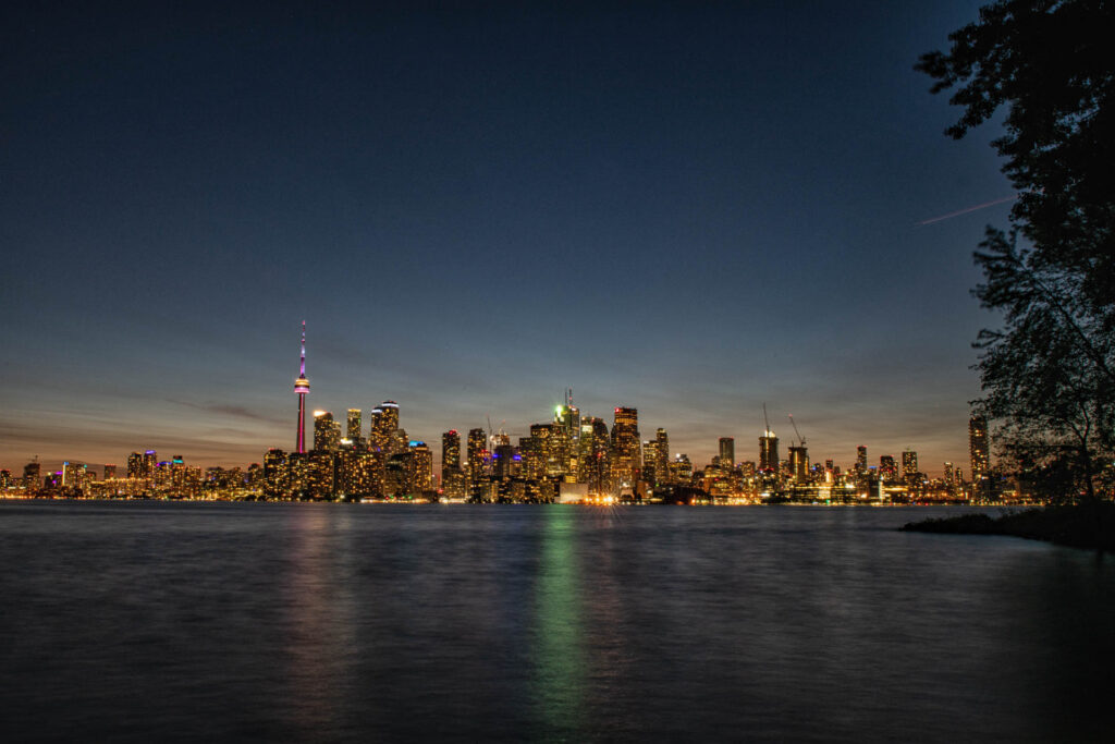 Toronto skyline from Ward&#039;s Island - evening