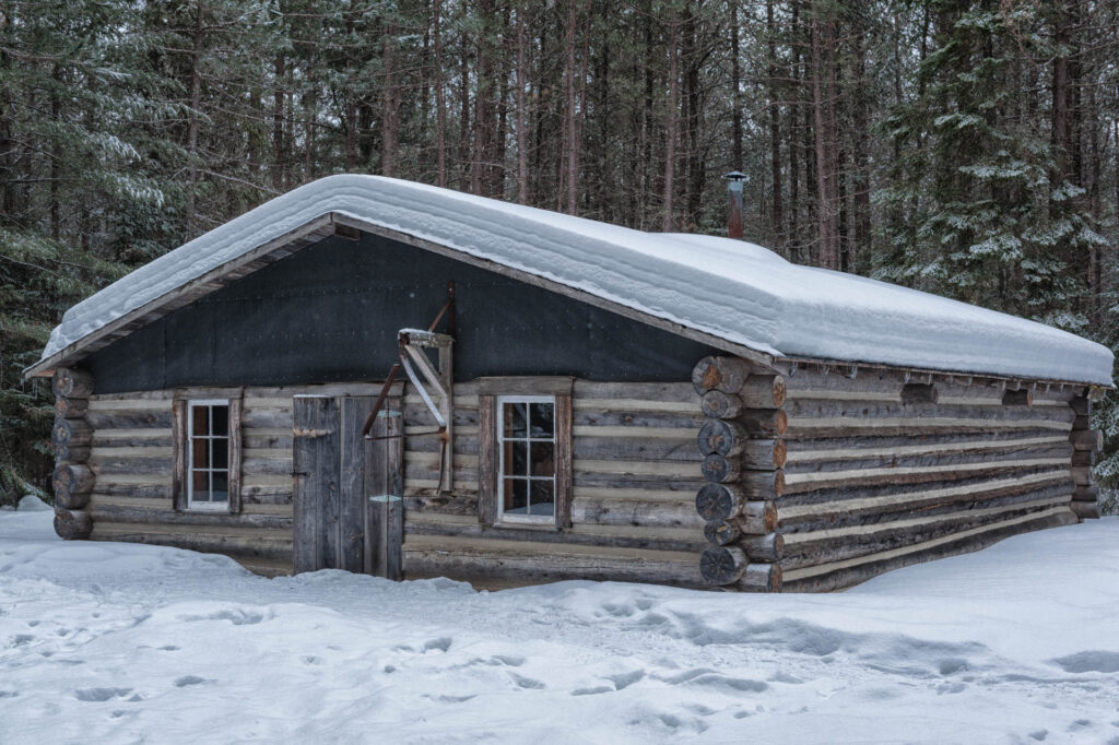 Log Cabin, Algonquin PP | Focus On Mee | Robert Mee