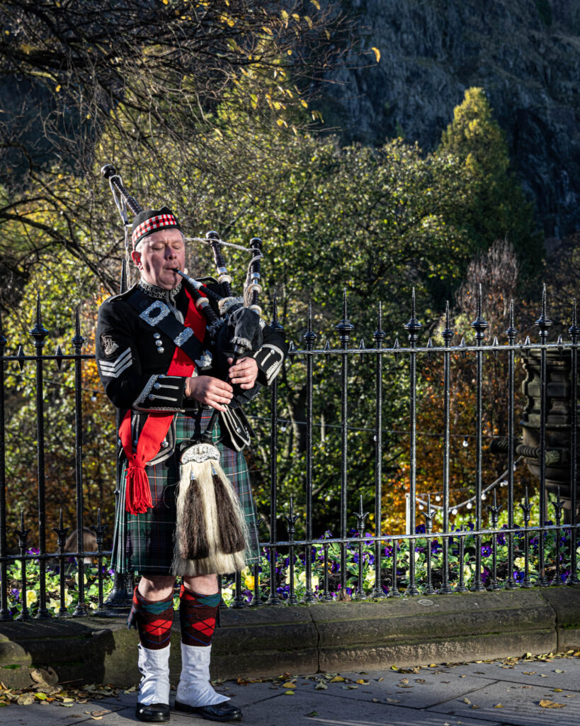 Piper at the Princes Gardens | Focus On Mee | Robert Mee