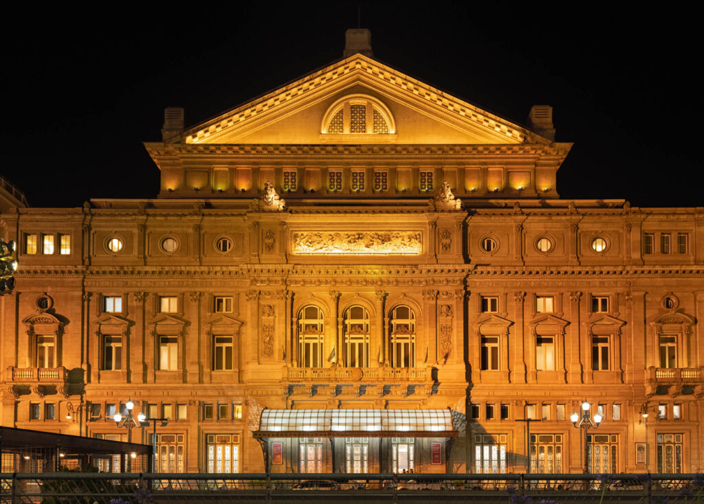 Teatro Colon | Focus On Mee | Robert Mee