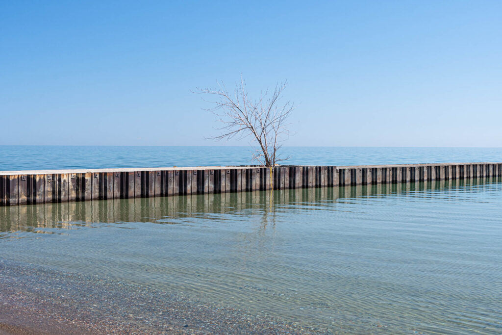 View of Lake Ontario from the Centre Island Beach | Focus On Mee | Robert Mee