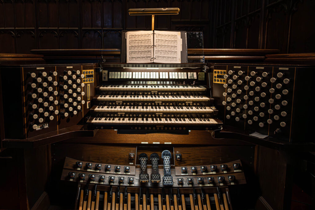 YPBC Casavant Organ console | Focus On Mee | Robert Mee