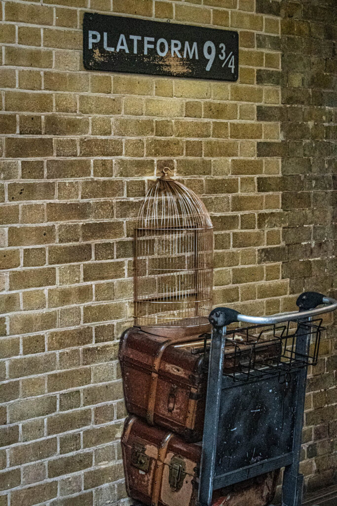 Track 9&amp;3/4 to Hogwarts School (Kings Cross Station)