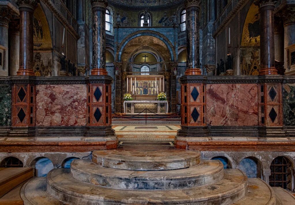 Altar of St Marks&#039; Basilica